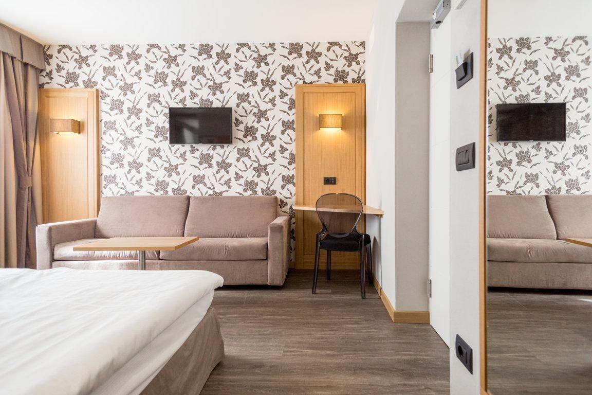 Hotel Pace Torri Del Benaco Bagian luar foto